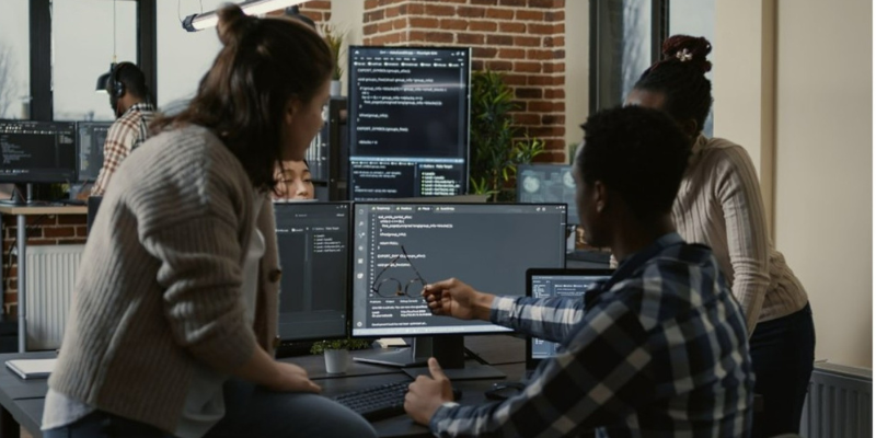 colleagues discussing a project