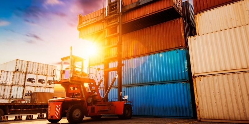 moving freight containers