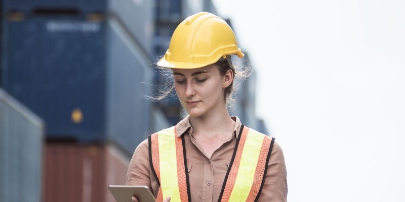 Working outside using a tablet